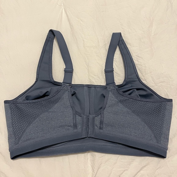 38 DDD Wacoal sports bra - Picture 3 of 3